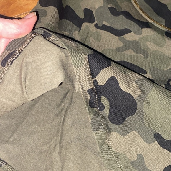 Guess camo t-shirt, brand New short sleeve guess Los Angeles - Picture 6 of 6